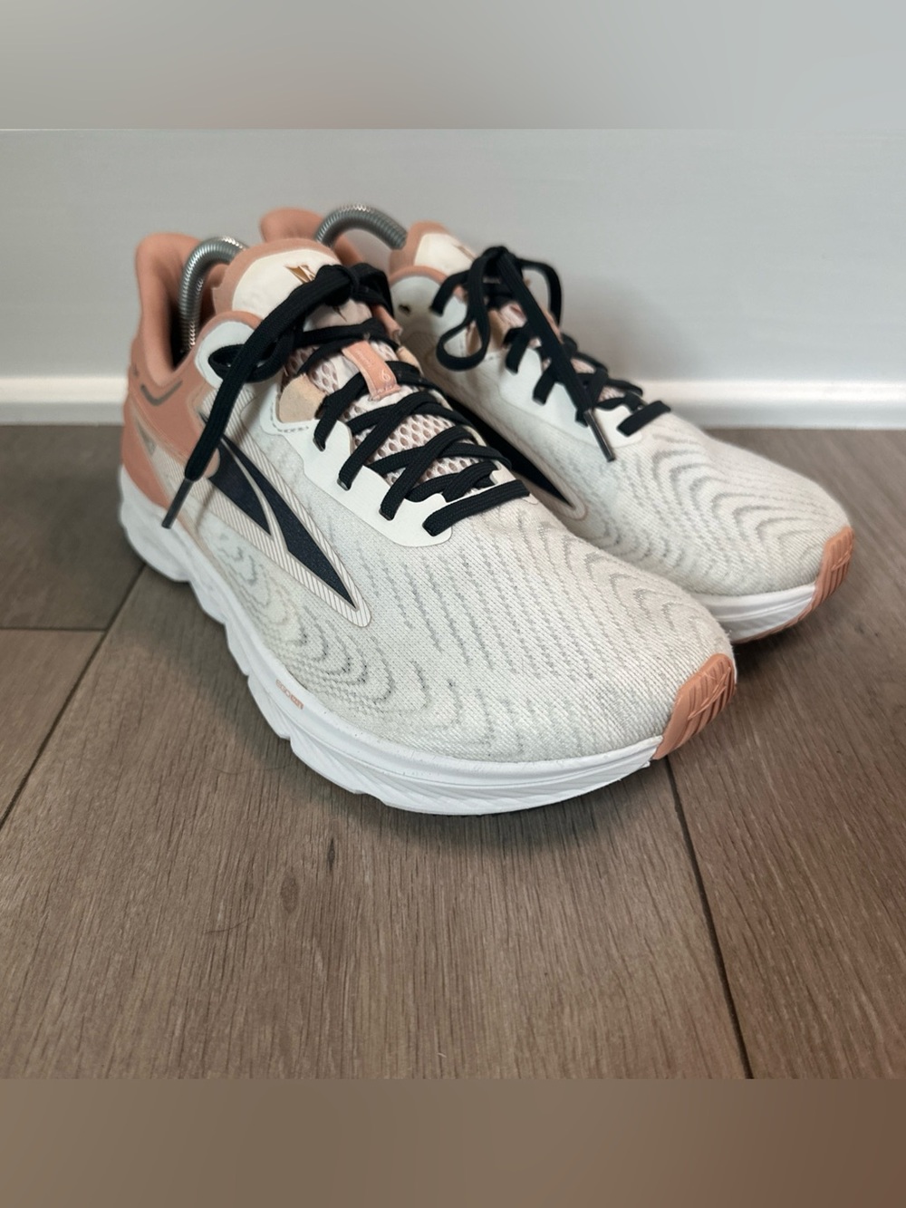 Altra Women’s Size 9.5 Torin 6 Running Shoes Sneakers Peach ALOA7R78110 - Picture 3 of 13